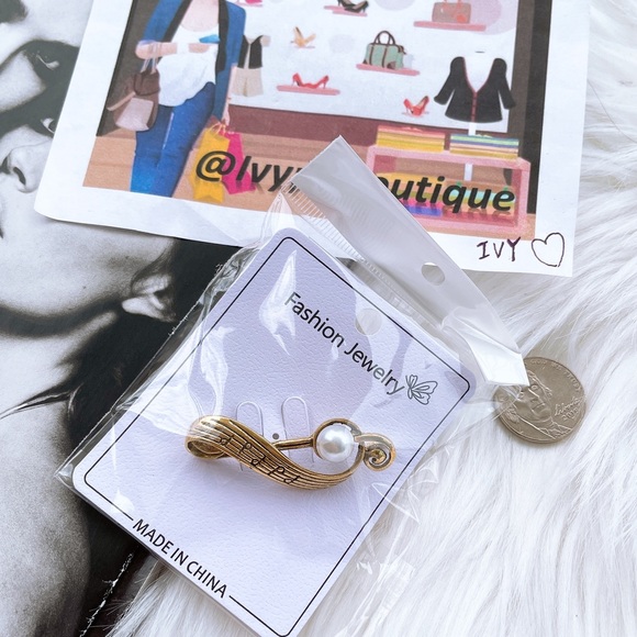 Music Note Brooch - Picture 3 of 4